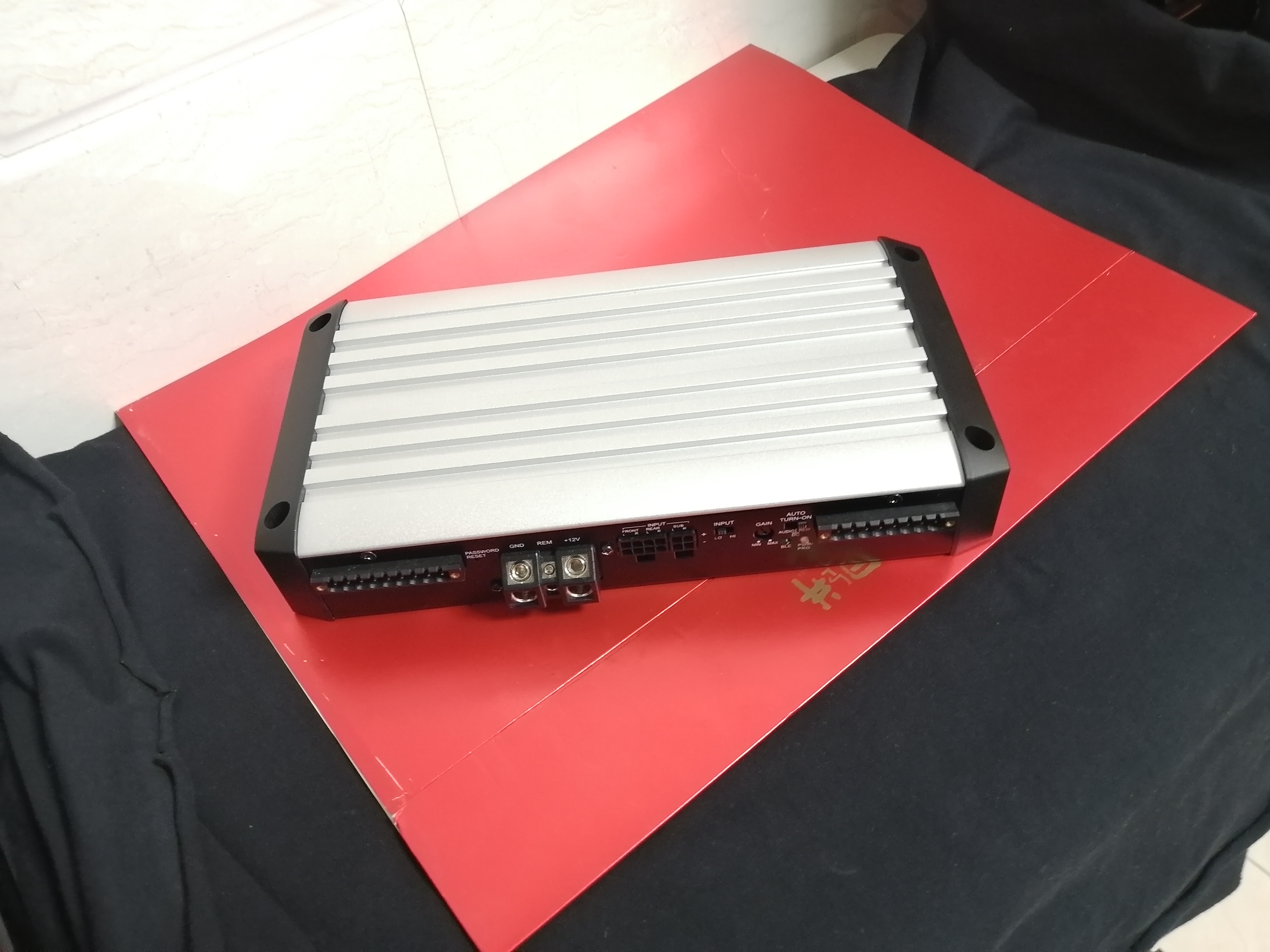 Yeni başlayanlar için profesyonel 8 kanallı Araç ses CA6